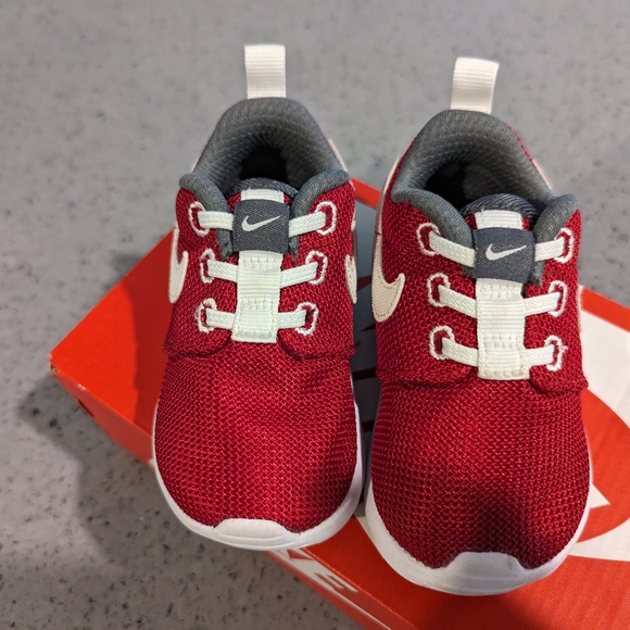Nike Roshe Toddler Shoes - Size 5 - Picture 3 of 7